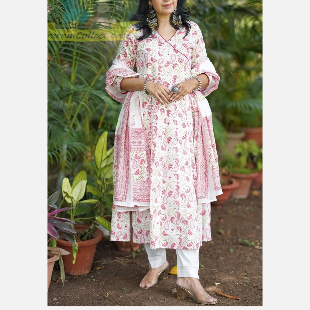 Amazing White Suit for Upcoming Festive Season