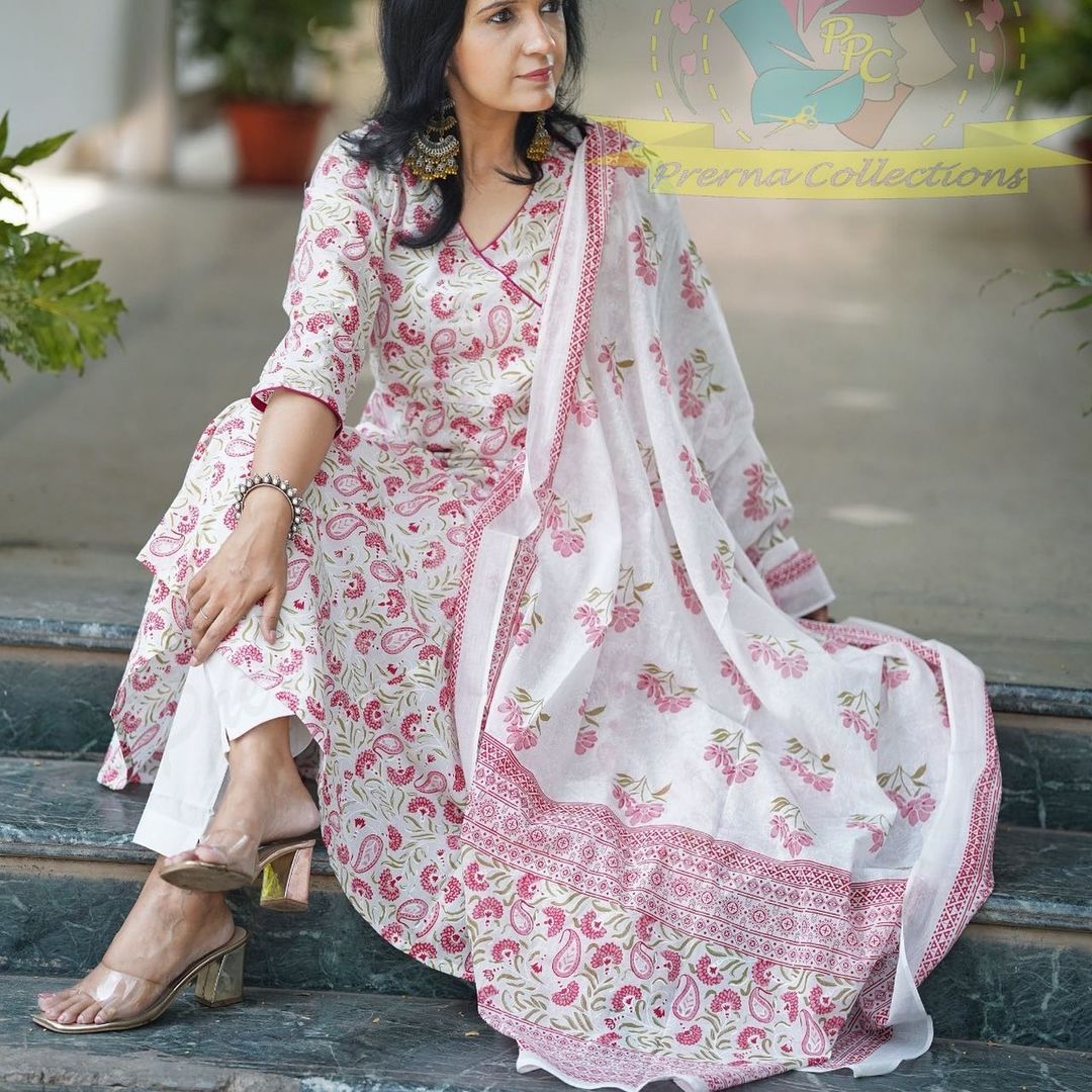 Amazing White Suit for Upcoming Festive Season