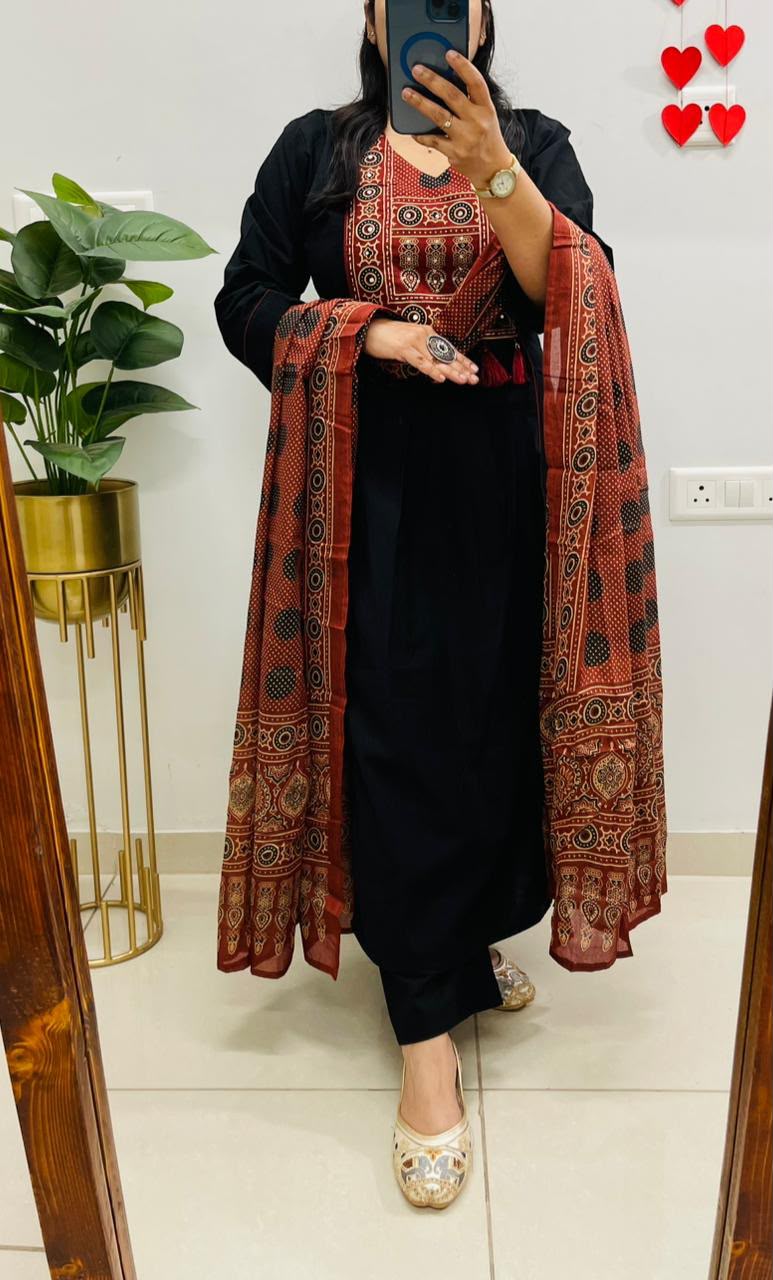 black Patola-printed suit set with red embroidery
