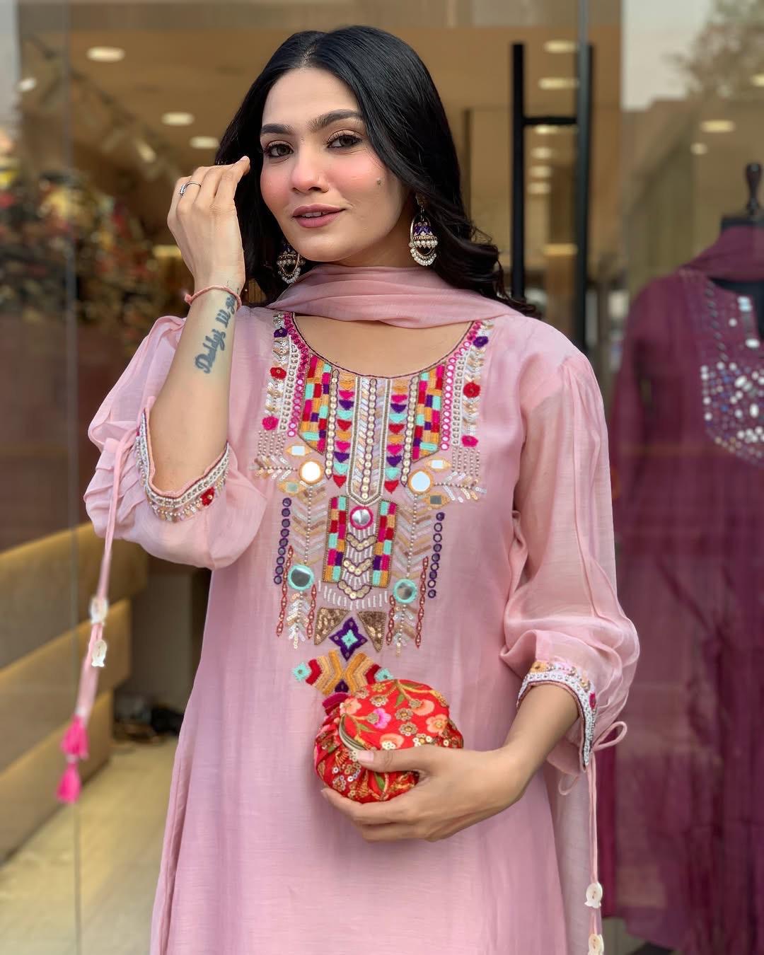 pink Chanderi silk kurta set features intricate thread embroidery